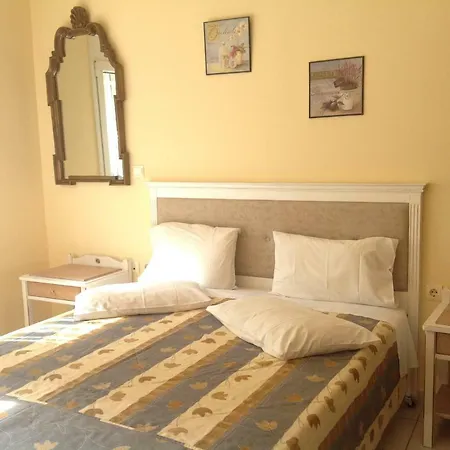 Iro Budget Studio Apartman